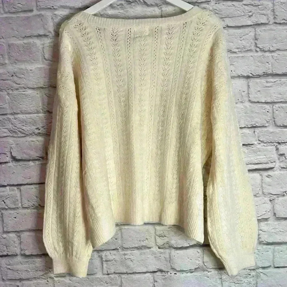 Hippie Rose Women's Pullover Sweater Blizzard White NWT Size XL - Picture 2 of 7